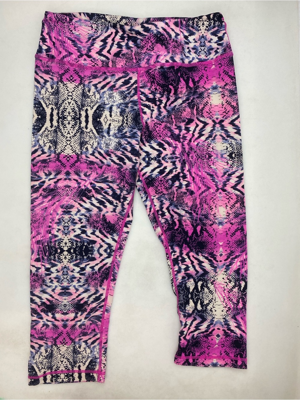 Lululemon Size 8 Pink Purple Abstract Print Crop Leggings